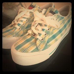 Tommy Hilfiger Rare 🚨Plaid Platform Sneakers